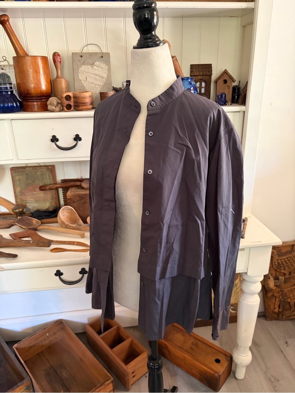 Uniqlo Women’s Dark Gray Button-Front Lightweight Shirt